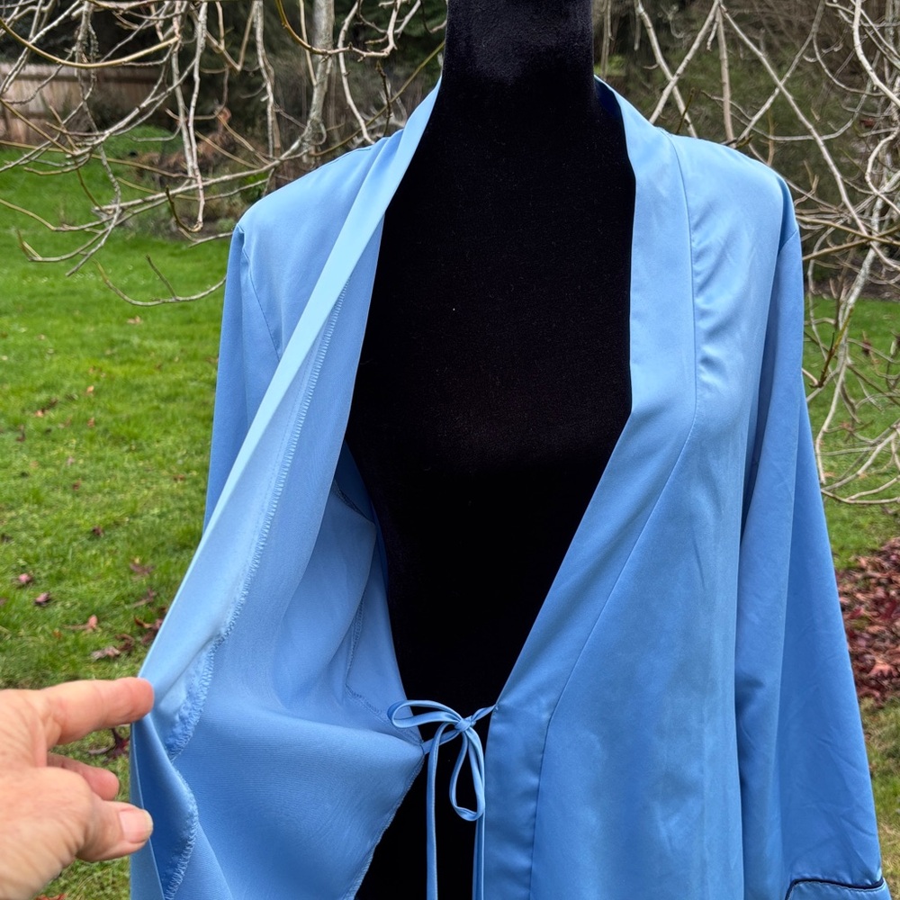 Secret Treasures Robe - Picture 7 of 10